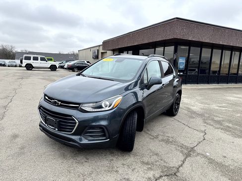 Used 2021 Chevrolet Trax LT w/ Sport Edition image 3