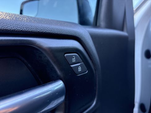 Used 2022 Chevrolet Silverado 1500 Custom Trail Boss w/ Safety Confidence Package image 18