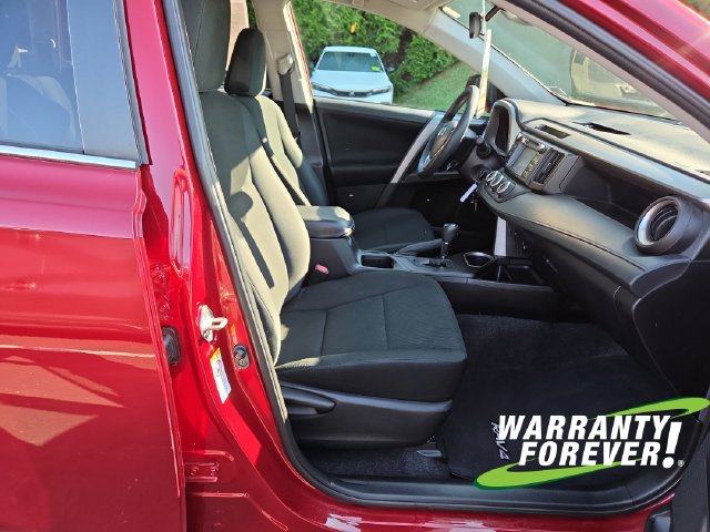 Used 2018 Toyota RAV4 LE w/ Carpet Mat Package FWD image 14