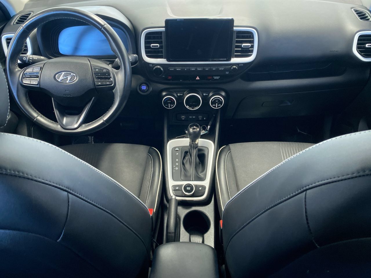 Used 2023 Hyundai Venue Limited FWD image 31