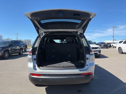 New 2025 Jeep Grand Cherokee L Altitude AWD/4WD image 5