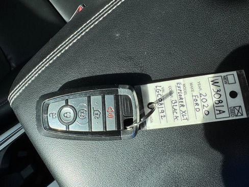 Used 2020 Ford Explorer XLT w/ Equipment Group 202A AWD/4WD image 13
