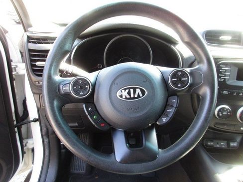 Used 2015 Kia Soul FWD image 18