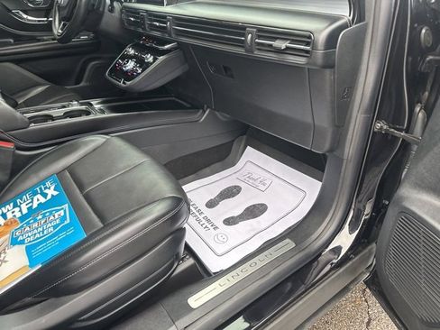 Used 2021 Lincoln Corsair AWD w/ Premium Package image 11