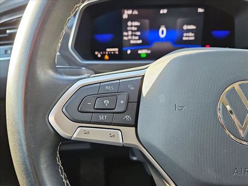 Used 2022 Volkswagen Tiguan SE image 13