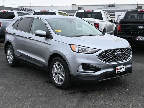 Used 2023 Ford Edge SEL image 3