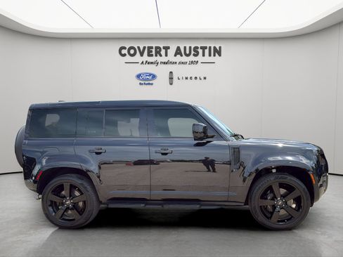 Used 2025 Land Rover Defender 110 V8 AWD/4WD image 6