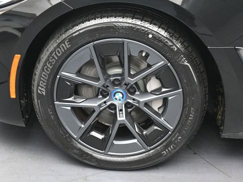 Used 2022 BMW i4 eDrive40 w/ Premium Package RWD image 34
