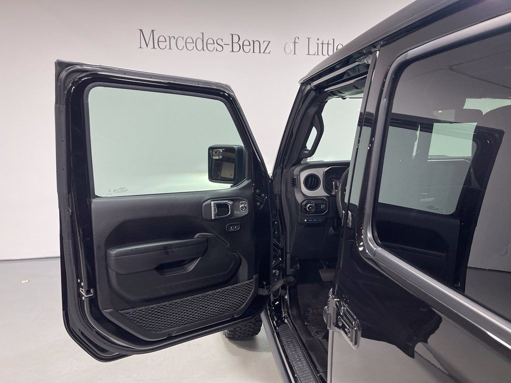 Used 2024 Jeep Wrangler Unlimited AWD/4WD image 17
