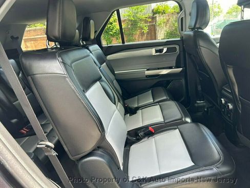 Used 2023 Ford Explorer XLT w/ Equipment Group 202A AWD/4WD image 38