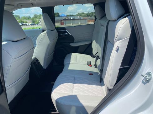 New 2025 Mitsubishi Outlander SEL image 7