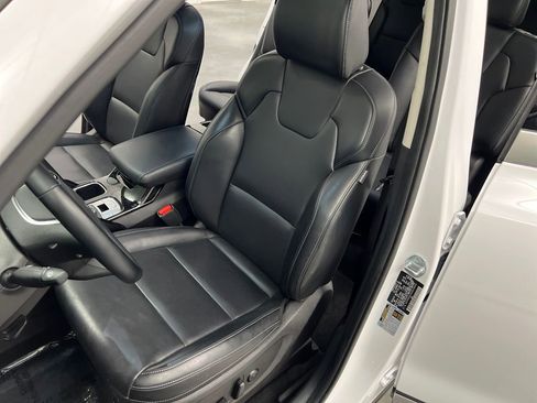 Used 2025 Kia Telluride S image 9