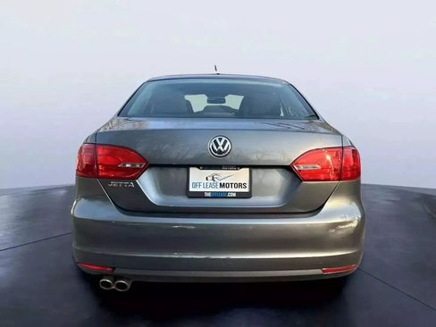 Used 2013 Volkswagen Jetta S image 4