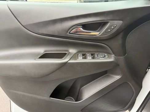 Used 2023 Chevrolet Equinox LT AWD/4WD image 47