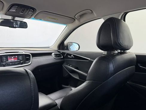 Used 2016 Kia Sorento LX w/ LX Convenience Package image 38