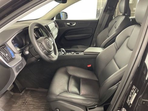 Used 2023 Volvo XC60 B5 Core image 12