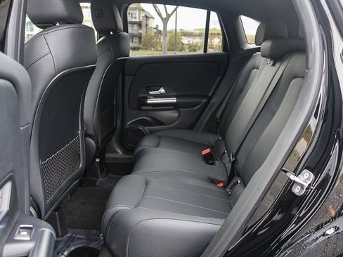 Certified 2025 Mercedes-Benz GLA 250 4MATIC image 17