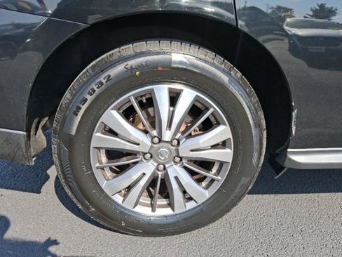 Used 2020 Nissan Pathfinder SV image 10