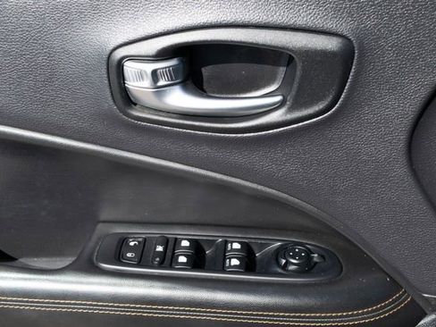 Used 2018 Jeep Compass Limited image 17