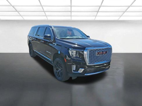 Used 2023 GMC Yukon XL Denali w/ Advanced Technology Package AWD/4WD image 1
