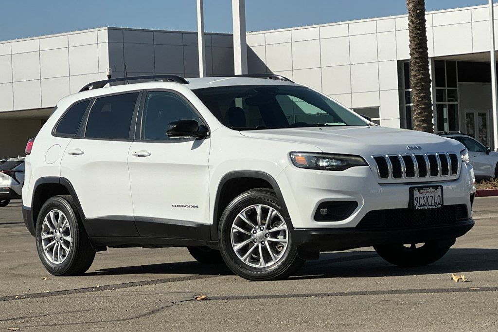 Used 2022 Jeep Cherokee Latitude Lux AWD/4WD image 2