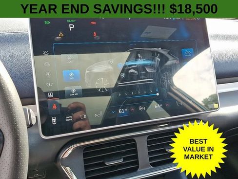 Used 2023 VinFast VF 8 Plus image 18