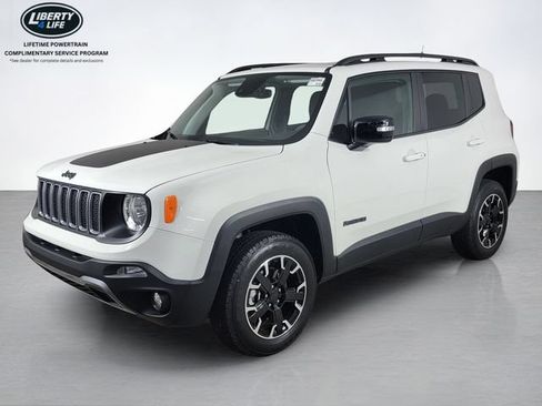 Used 2023 Jeep Renegade Latitude w/ Sun/Sound Group AWD/4WD image 7