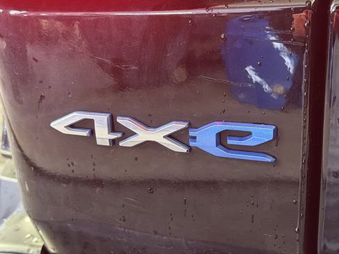 Used 2023 Jeep Wrangler Unlimited Sahara w/ Cold Weather Group image 13