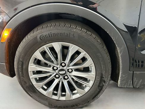 Used 2024 Cadillac XT4 Premium Luxury w/ Technology Package AWD/4WD image 33