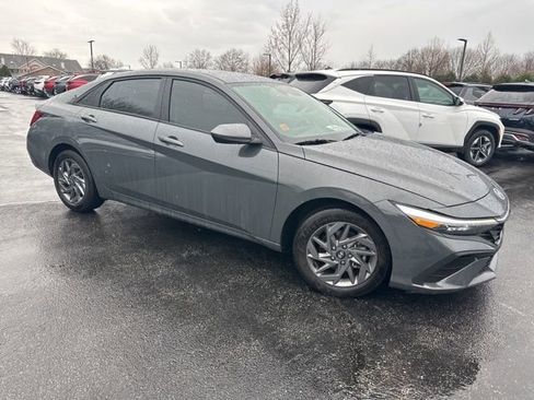 Used 2024 Hyundai Elantra SEL image 5