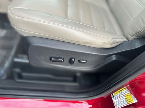 Used 2019 Ford Escape Titanium image 14