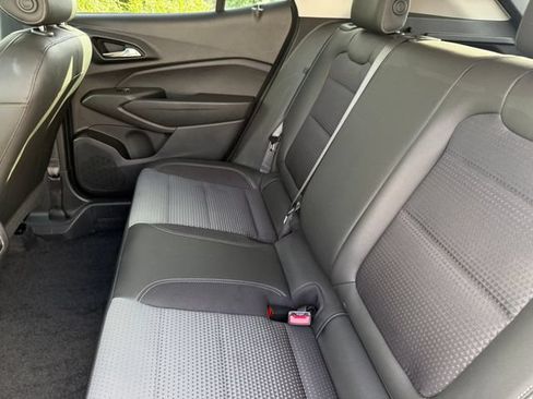 Used 2025 Chevrolet Trax LT FWD image 28