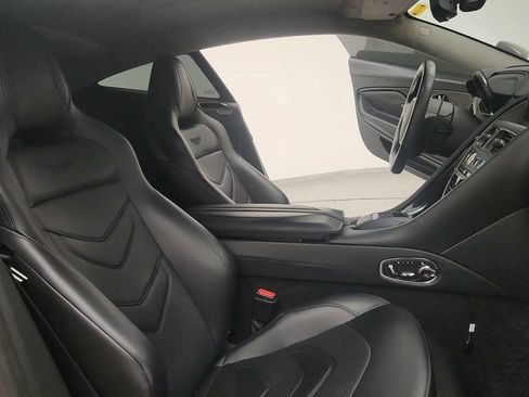 Used 2020 Aston Martin DBS Superleggera RWD image 38