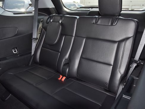 Used 2024 Ford Explorer Limited AWD/4WD image 11