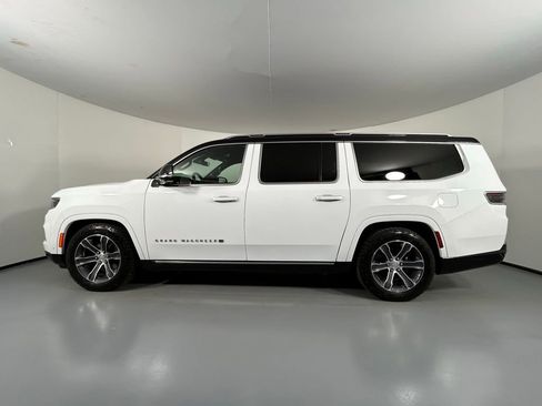 Used 2024 Jeep Grand Wagoneer L 4WD image 4