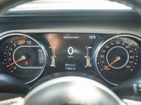 Used 2020 Jeep Wrangler Unlimited Sahara image 21