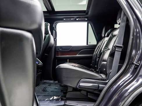Used 2024 Lincoln Navigator Premiere AWD/4WD image 38