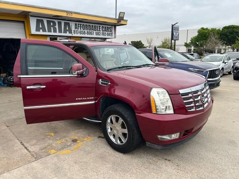 Used 2007 Cadillac Escalade AWD w/ Information Package image 6
