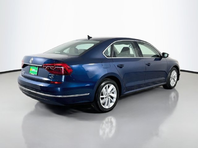 Used 2018 Volkswagen Passat 2.0T SE FWD image 10