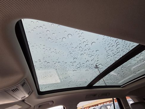 Used 2019 Volkswagen Tiguan SE w/ Panoramic Sunroof Package image 23