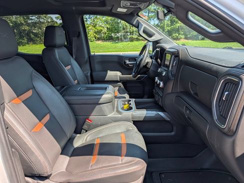 Used 2022 GMC Sierra 1500 AT4 w/ AT4 Premium Package AWD/4WD image 14