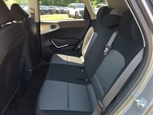 Certified 2025 Kia Soul LX w/ LX Technology Package FWD image 10