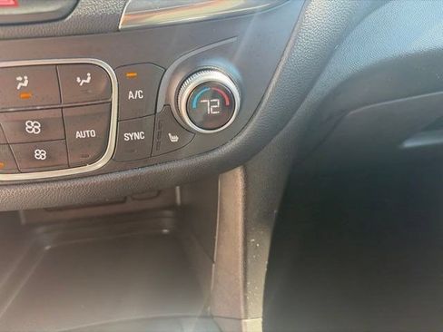 Used 2019 Chevrolet Equinox LT w/ Driver Convenience Package FWD image 25