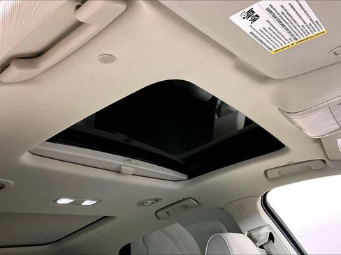 Certified 2022 Buick Enclave Avenir w/ Avenir Technology Package image 13