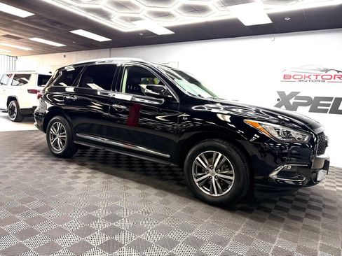 Used 2020 INFINITI QX60 Luxe w/ Essential Package FWD image 2