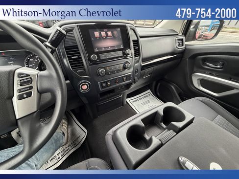 Used 2022 Nissan Titan SV image 27