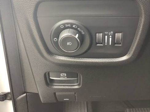 Used 2021 Jeep Grand Cherokee L Limited AWD/4WD image 27