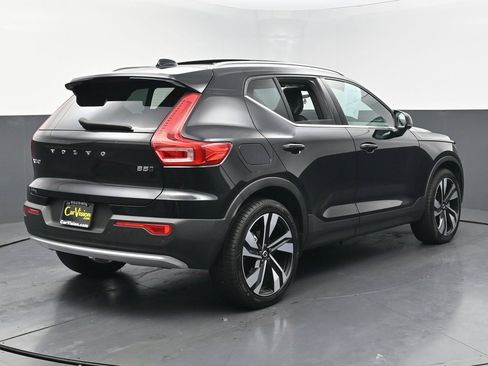 Used 2024 Volvo XC40 B5 Ultimate w/ Protection Package Premier image 5