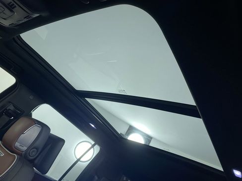 Used 2023 GMC Yukon XL Denali Ultimate image 11