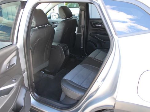 Used 2025 Chevrolet Trax LT w/ LT Convenience Package FWD image 31